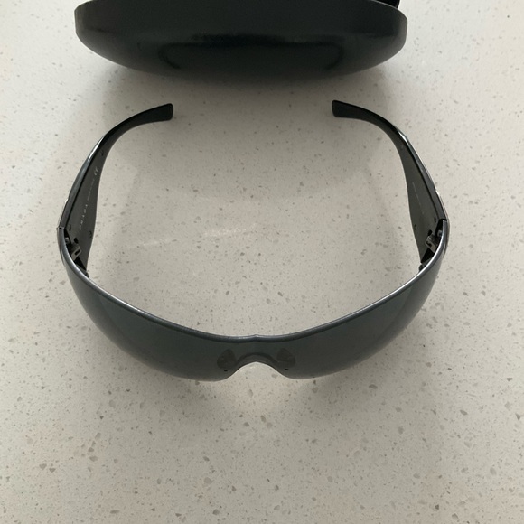 Men’s Prada sunglasses - Picture 3 of 4